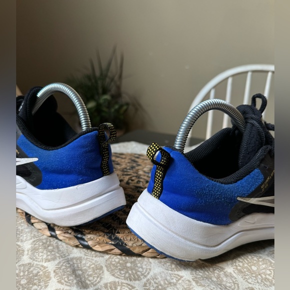 BOYS' NIKE BIG KID DOWNSHIFTER 12 RUNNING SHOES - Picture 6 of 11